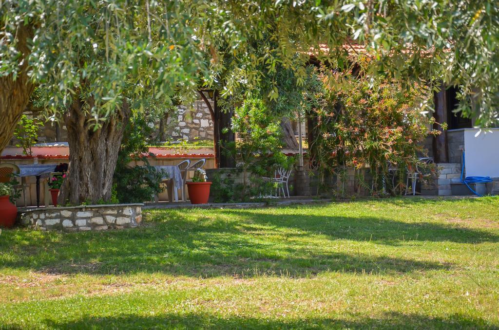 Pension Assos Коинира Экстерьер фото