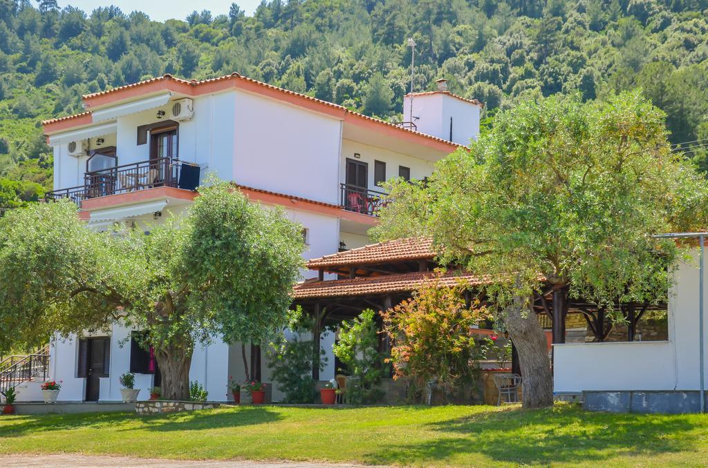 Pension Assos Коинира Экстерьер фото